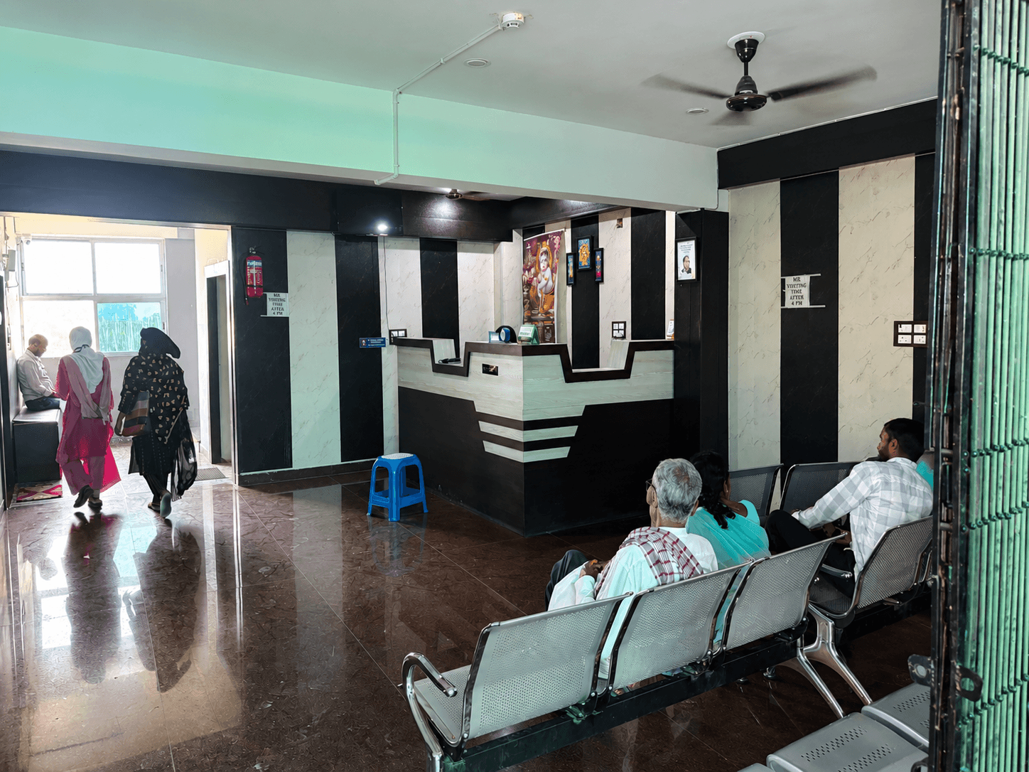 Reception Area 1 — Reception & Facilities at Drona Hospital